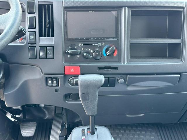 2023 Chevrolet 4500 LCF Gas Vehicle Photo in COLUMBIA, MO 65203-3903