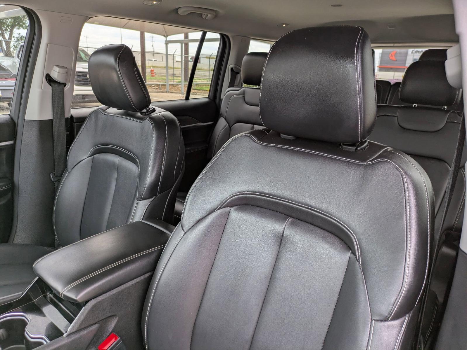 2021 Jeep Grand Cherokee L Vehicle Photo in SELMA, TX 78154-1460