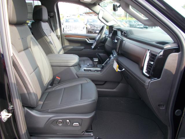 2025 GMC Sierra 1500 Vehicle Photo in LOWELL, MA 01852-4336