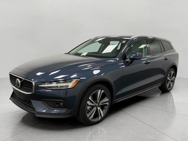 2026 Volvo V60 Cross Country Vehicle Photo in Appleton, WI 54913