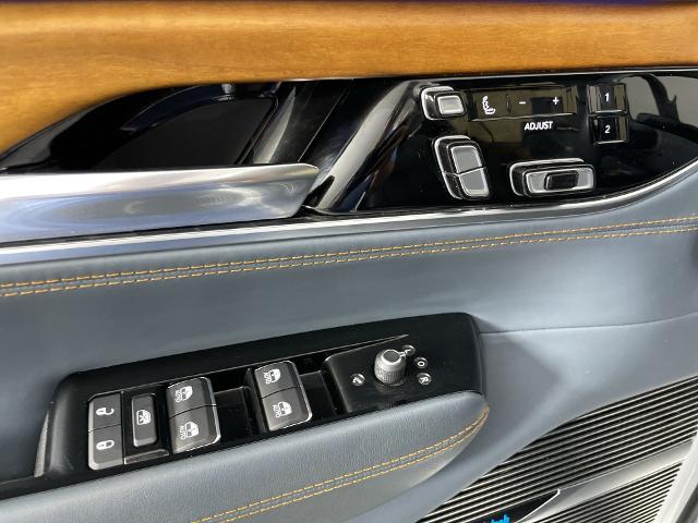 2022 Jeep Grand Wagoneer Vehicle Photo in GILBERT, AZ 85297-0402