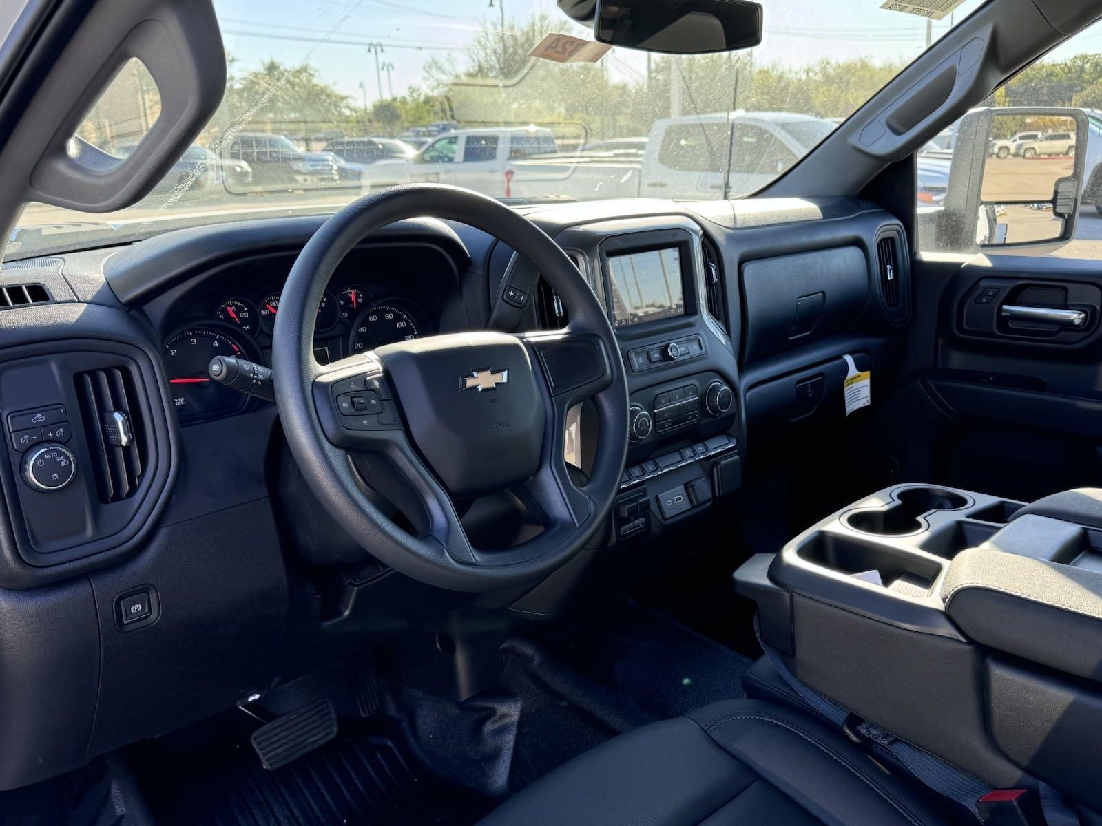 2025 Chevrolet Silverado 3500 HD Chassis Cab Vehicle Photo in GEORGETOWN, TX 78626-7508