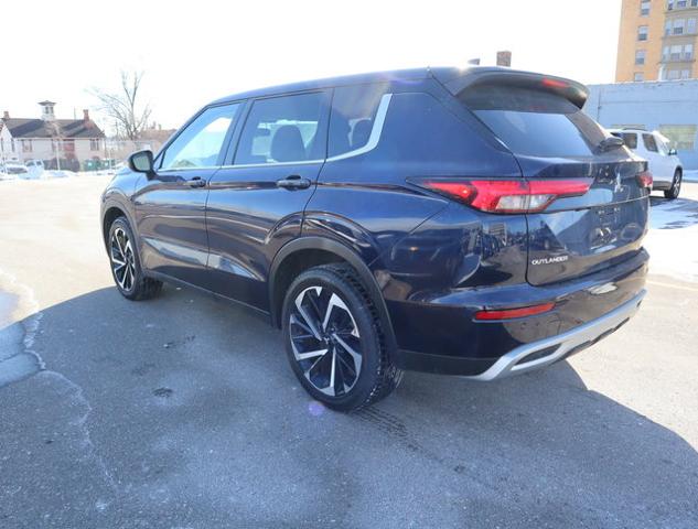 2023 Mitsubishi Outlander Vehicle Photo in DETROIT, MI 48207-4102