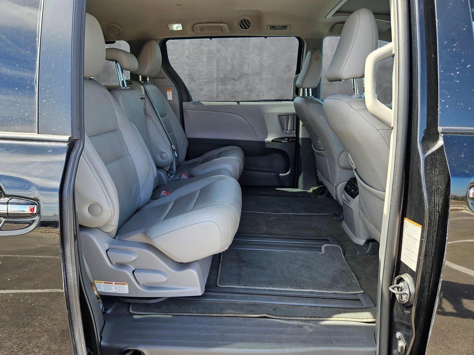 2019 Toyota Sienna Vehicle Photo in Austin, TX 78728