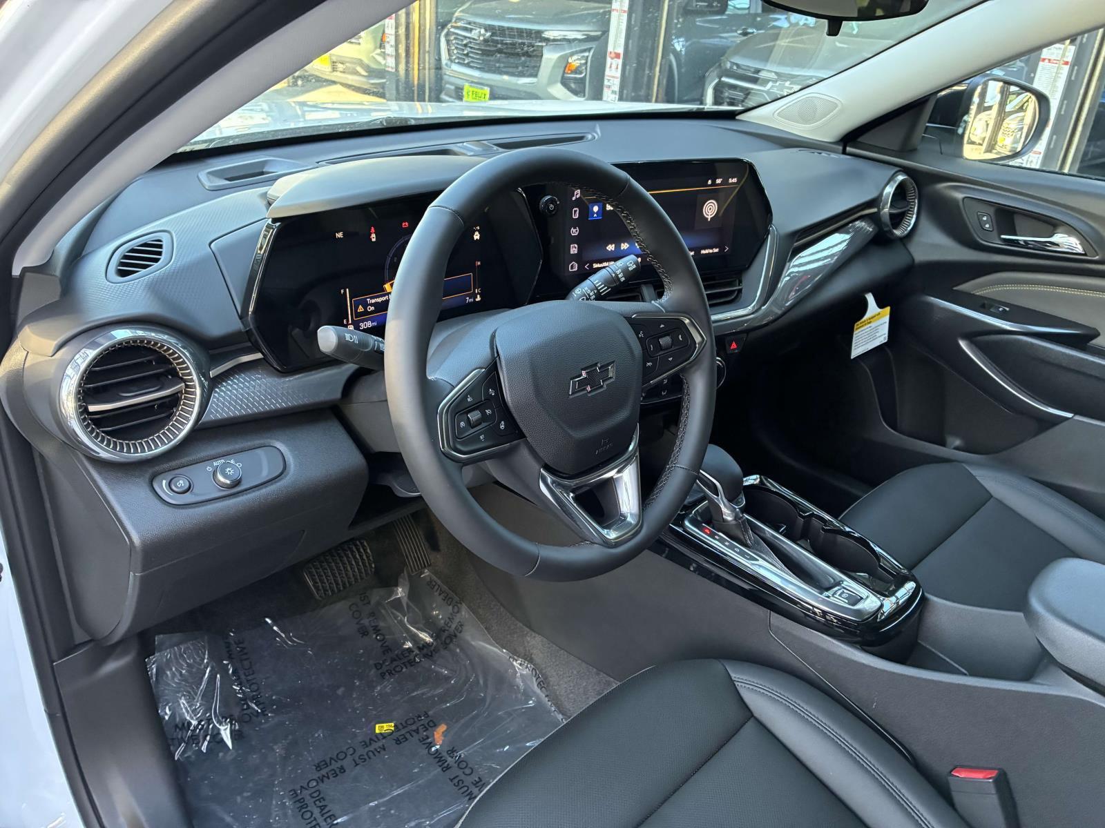 2025 Chevrolet Trax Vehicle Photo in LOS ANGELES, CA 90007-3794