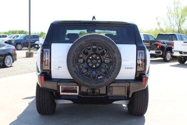 2025 GMC HUMMER EV SUV Vehicle Photo in Greenville, TX 75402