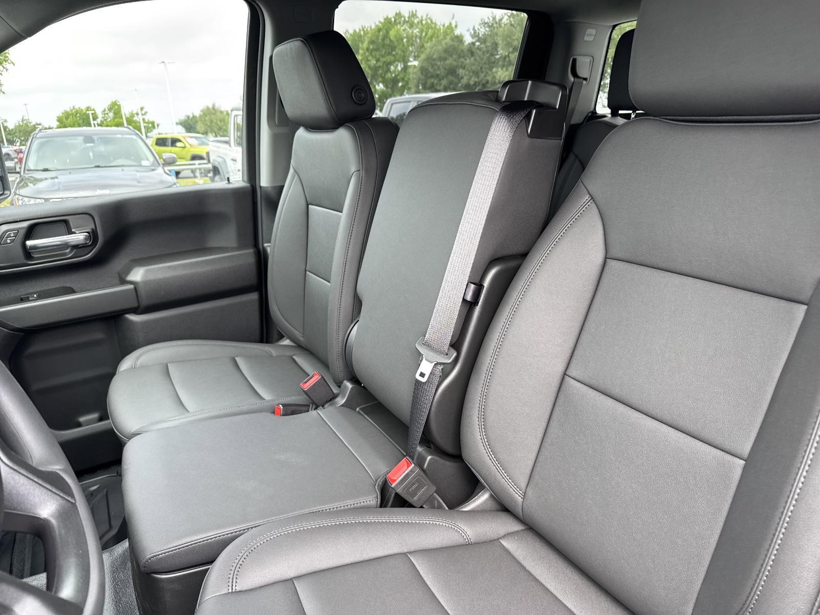 2025 Chevrolet Silverado 3500 HD Chassis Cab Vehicle Photo in GEORGETOWN, TX 78626-7508