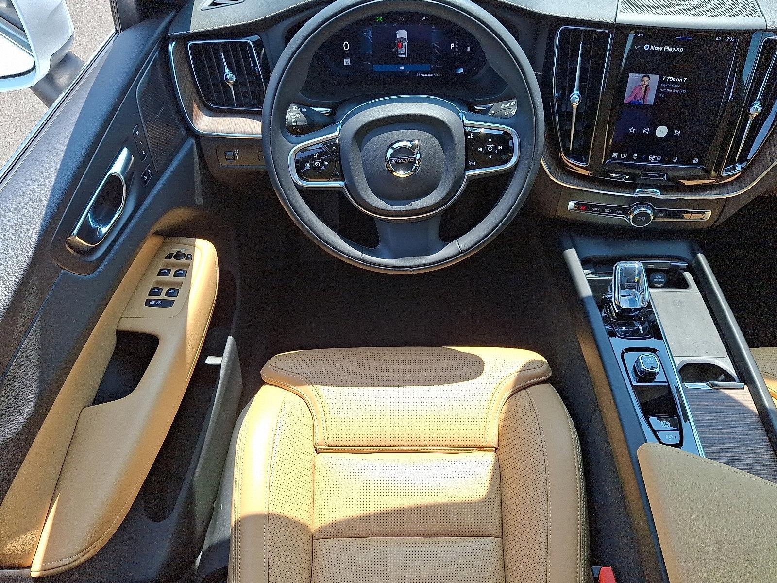 2022 Volvo XC60 Vehicle Photo in Trevose, PA 19053