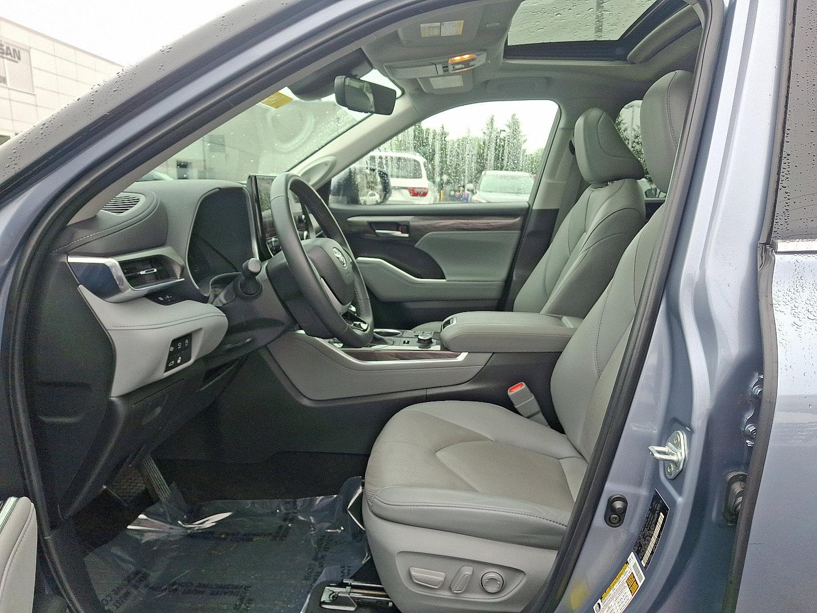 2023 Toyota Highlander Vehicle Photo in Harrisburg, PA 17111-1033