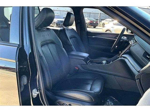 2023 Jeep Grand Cherokee L Vehicle Photo in Grapevine, TX 76051