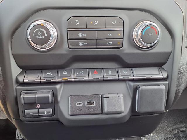 2024 GMC Sierra 1500 Vehicle Photo in EMPORIA, VA 23847-1235