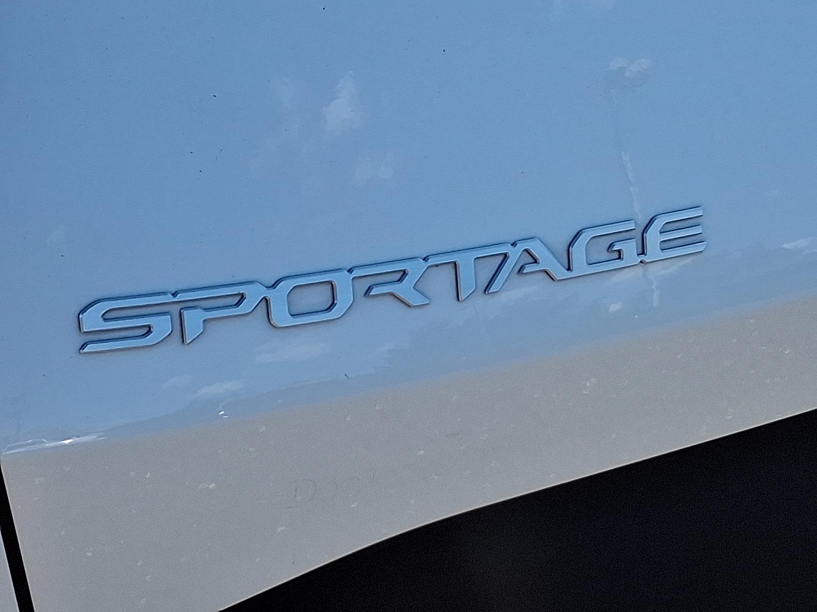 2024 Kia Sportage Hybrid Vehicle Photo in Trevose, PA 19053
