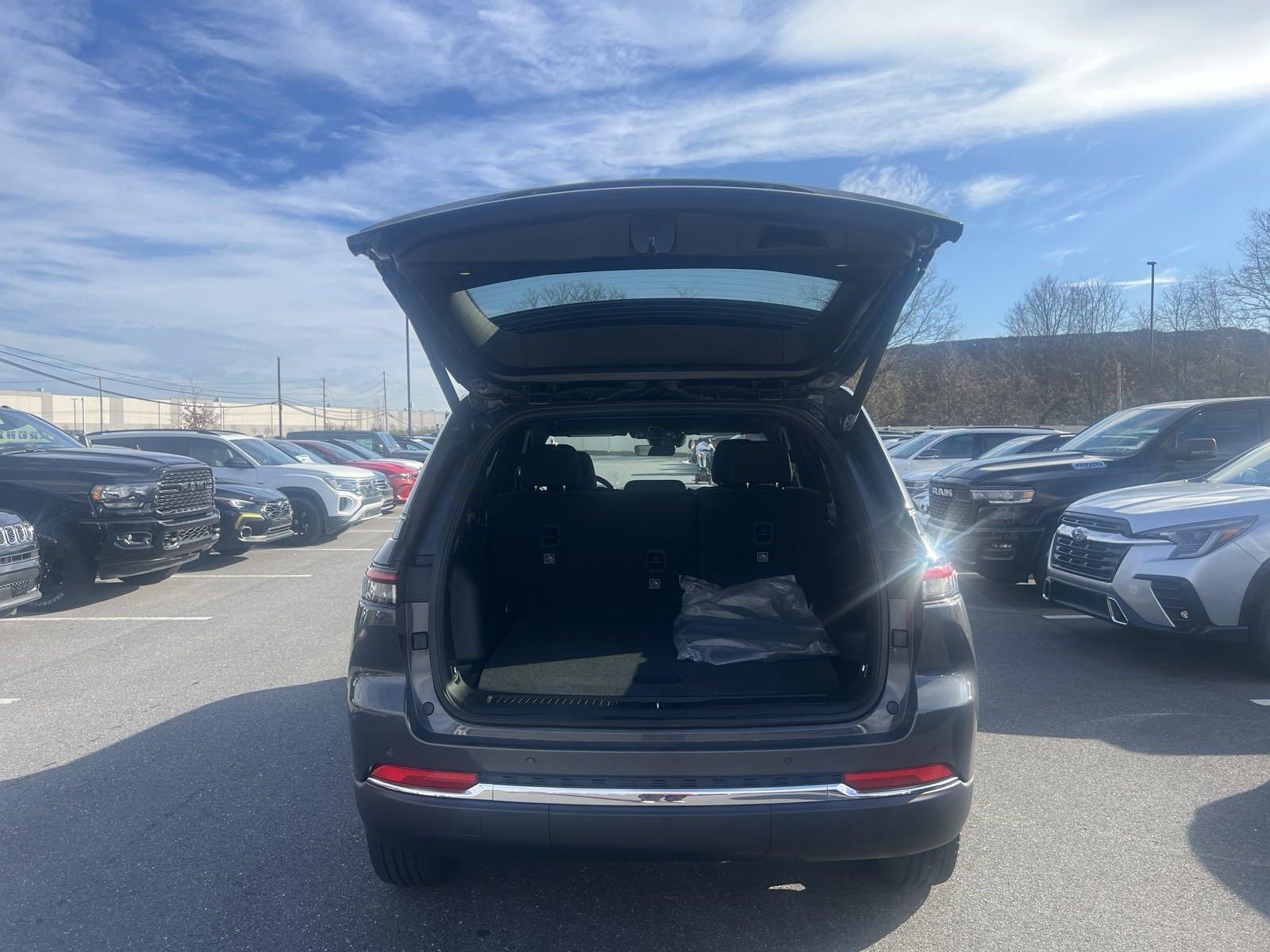 2025 Jeep Grand Cherokee Vehicle Photo in Mechanicsburg, PA 17050-1707