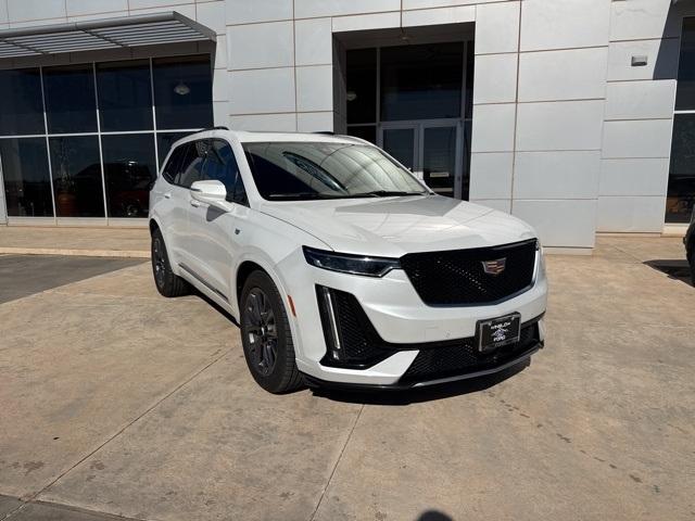 2020 Cadillac XT6 Vehicle Photo in Winslow, AZ 86047-2439