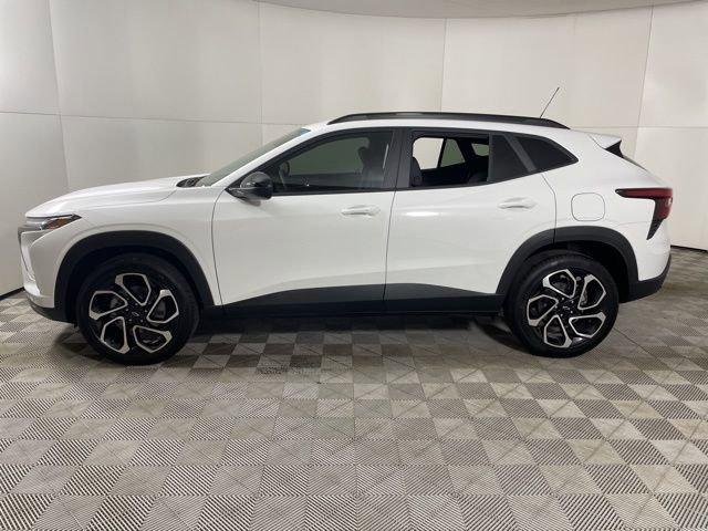 2025 Chevrolet Trax Vehicle Photo in PHOENIX, AZ 85014-3381
