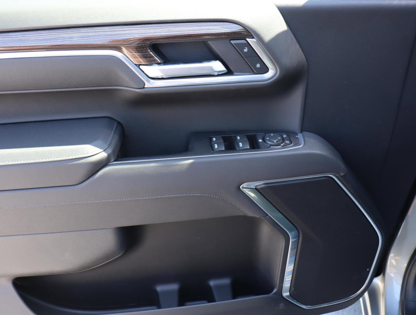 2025 Chevrolet Silverado 1500 Vehicle Photo in LOS ANGELES, CA 90007-3794