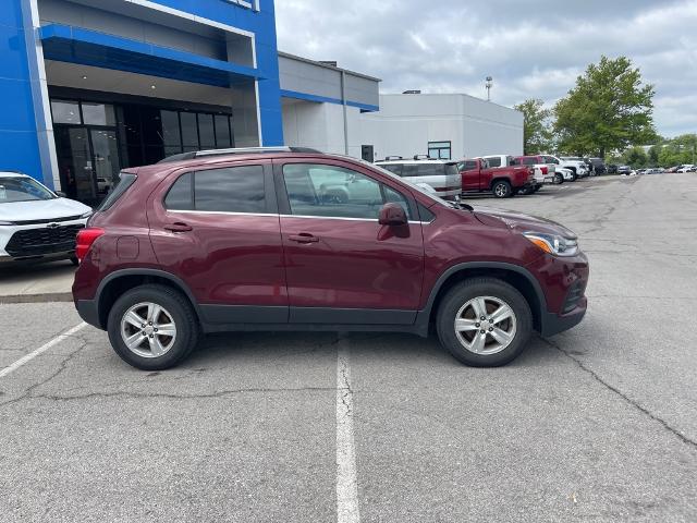Used 2017 Chevrolet Trax LT with VIN 3GNCJPSB8HL273341 for sale in Olathe, KS