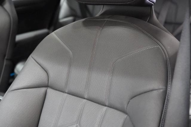 2024 BMW 740i xDrive Vehicle Photo in GRAPEVINE, TX 76051