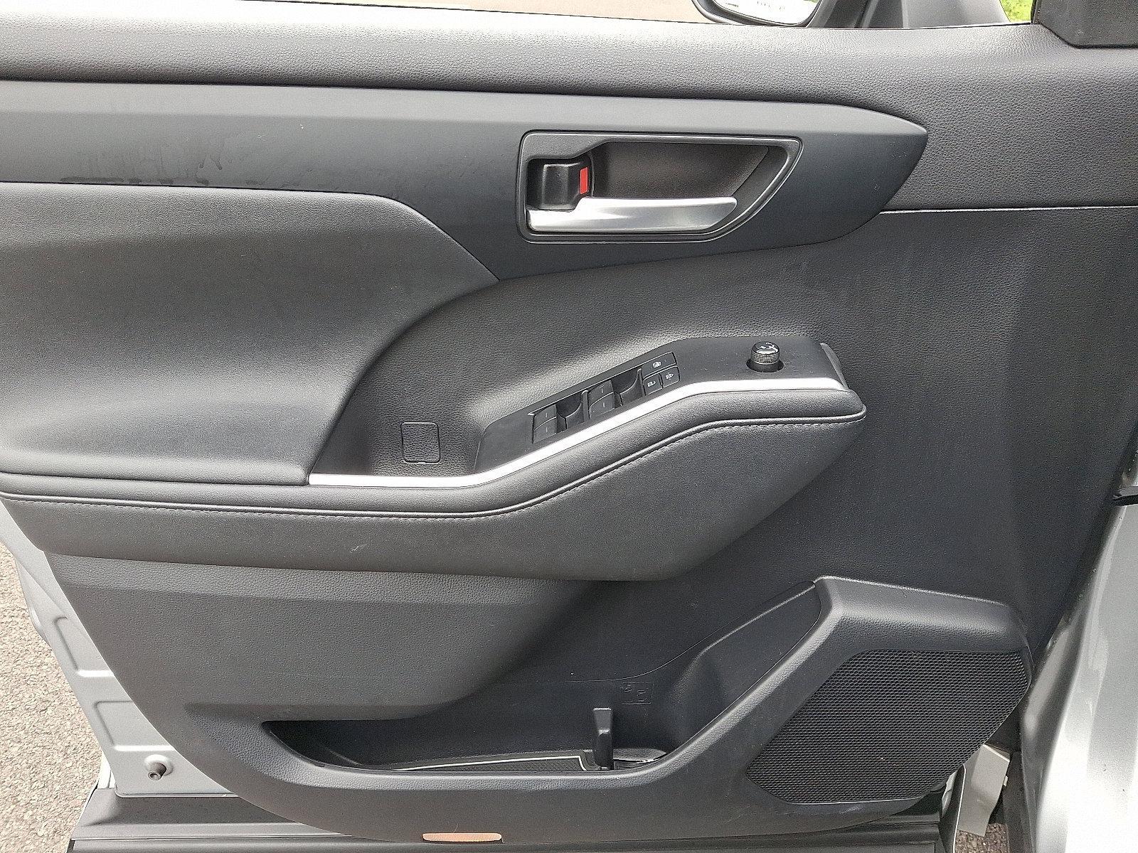 2021 Toyota Highlander Vehicle Photo in Trevose, PA 19053