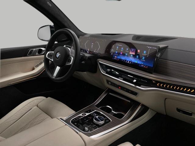 2025 BMW X7 xDrive40i Vehicle Photo in Appleton, WI 54913
