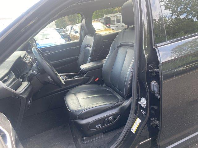 2022 Jeep Grand Cherokee L Vehicle Photo in Doylsetown, PA 18901