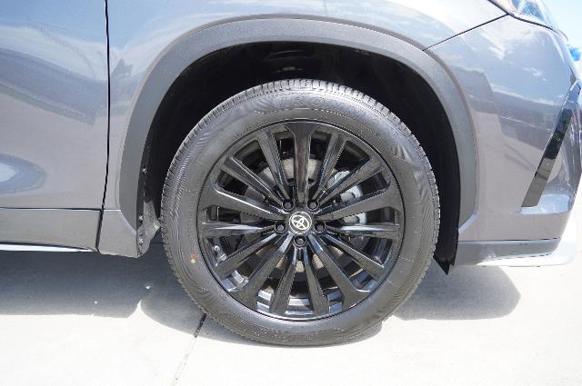 2024 Toyota Highlander Vehicle Photo in Riverdale, UT 84405