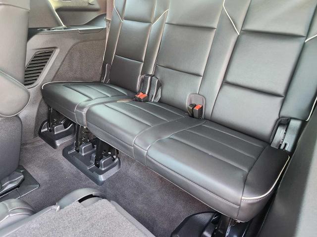 2022 Cadillac Escalade Vehicle Photo in DENTON, TX 76210-9321