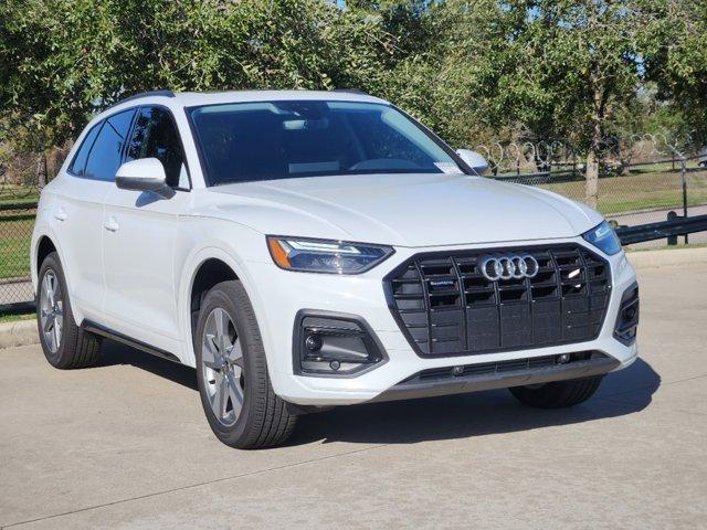 2025 Audi Q5 Vehicle Photo in HOUSTON, TX 77090