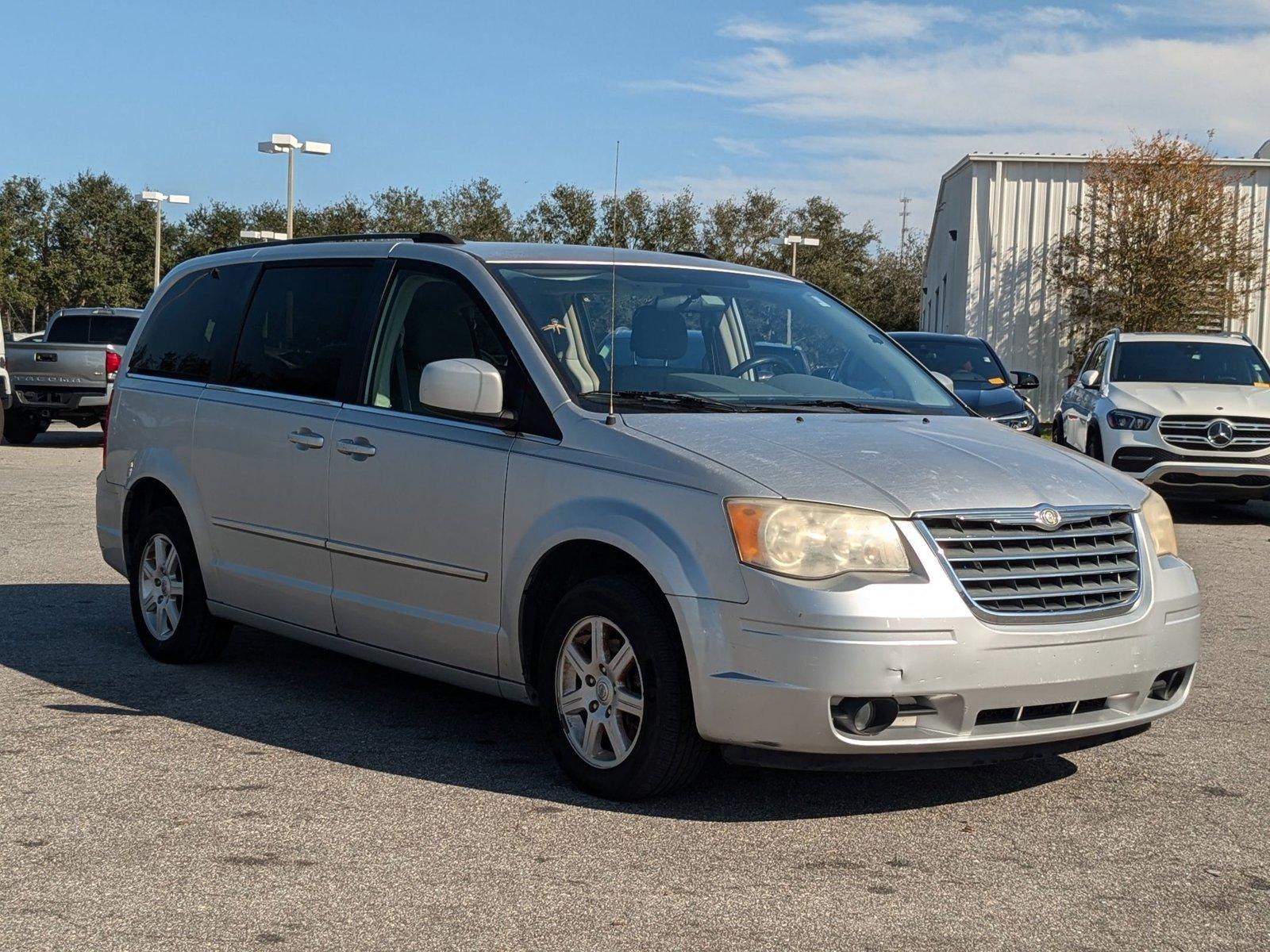 2010 Chrysler Town & Country Vehicle Photo in St. Petersburg, FL 33713