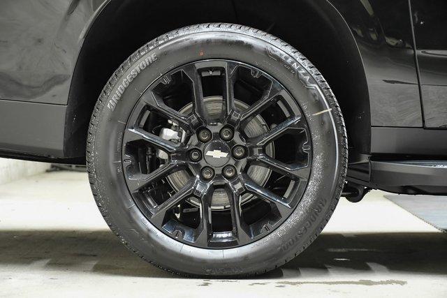 2025 Chevrolet Suburban Vehicle Photo in EVERETT, WA 98203-5662