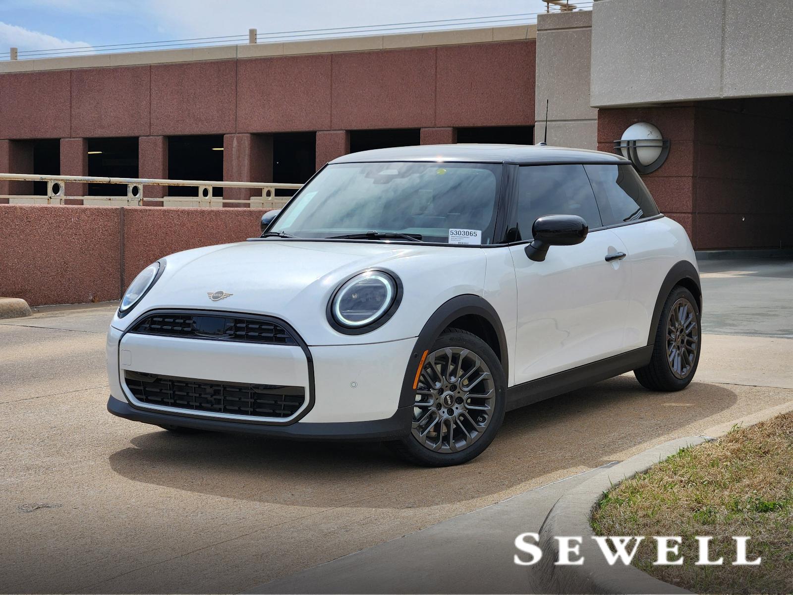 2025 MINI Cooper Hardtop 2 Door Vehicle Photo in PLANO, TX 75024