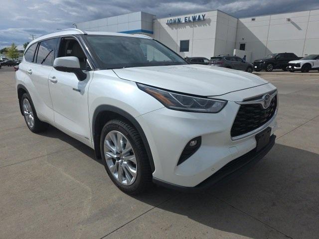 2021 Toyota Highlander Vehicle Photo in ENGLEWOOD, CO 80113-6708