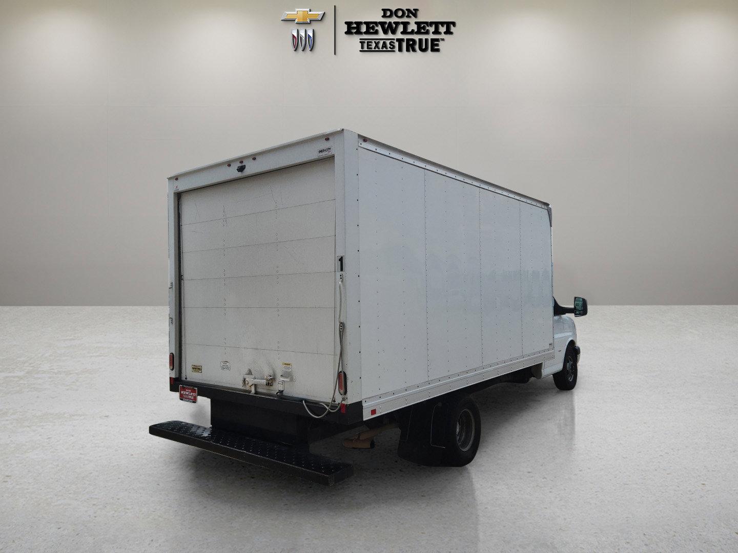 2022 Chevrolet Express Cutaway 3500 Vehicle Photo in GEORGETOWN, TX 78626-7508