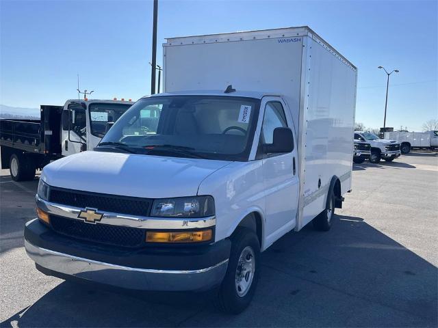 2024 Chevrolet Express Cutaway 3500 Vehicle Photo in ALCOA, TN 37701-3235