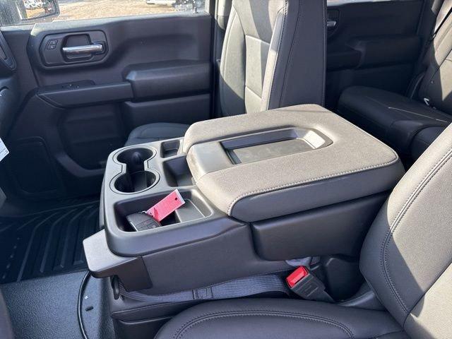 2025 GMC Sierra 3500 HD Chassis Cab Vehicle Photo in MEDINA, OH 44256-9631
