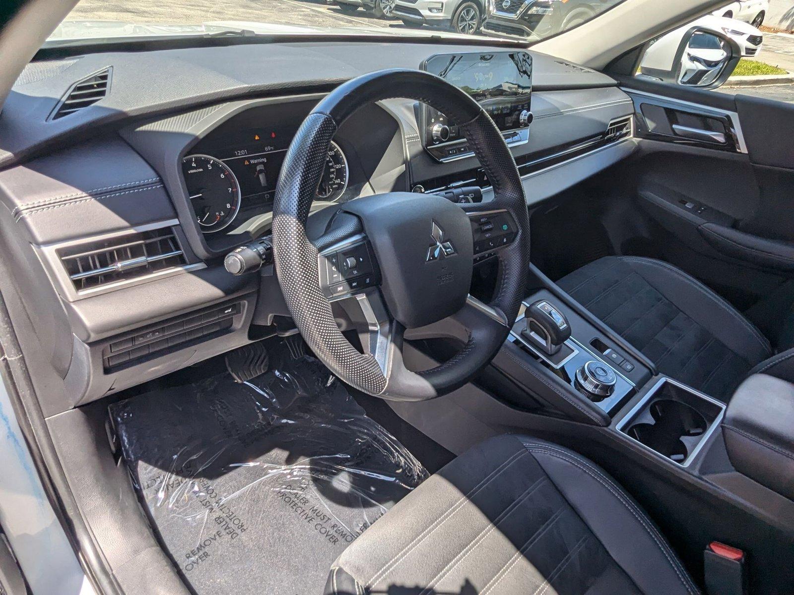 2022 Mitsubishi Outlander Vehicle Photo in Miami, FL 33135