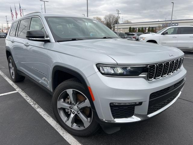 2023 Jeep Grand Cherokee L Vehicle Photo in GREEN BAY, WI 54304-5303