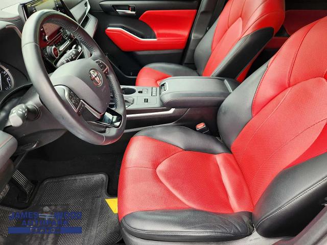 2021 Toyota Highlander Vehicle Photo in DENTON, TX 76210-9321