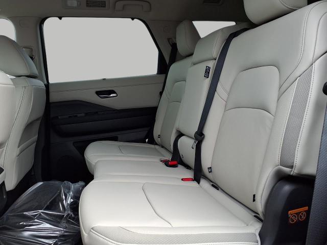 2025 Nissan Pathfinder Vehicle Photo in Oshkosh, WI 54904