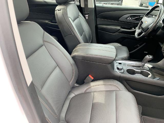 2019 Chevrolet Traverse Vehicle Photo in MOON TOWNSHIP, PA 15108-2571