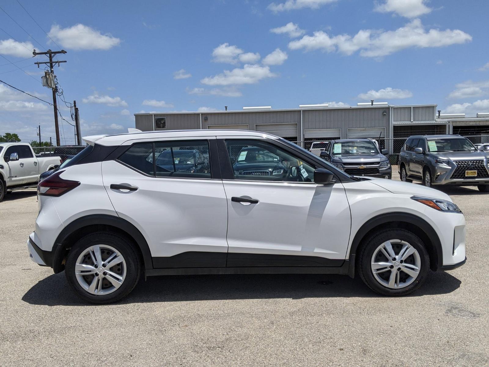 2022 Nissan Kicks Vehicle Photo in Seguin, TX 78155