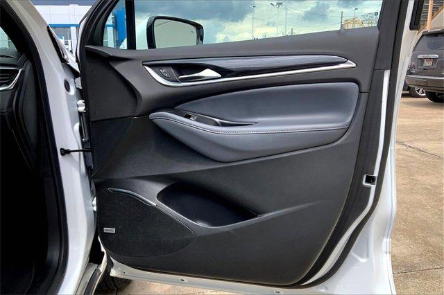 2024 Buick Enclave Vehicle Photo in TOPEKA, KS 66609-0000