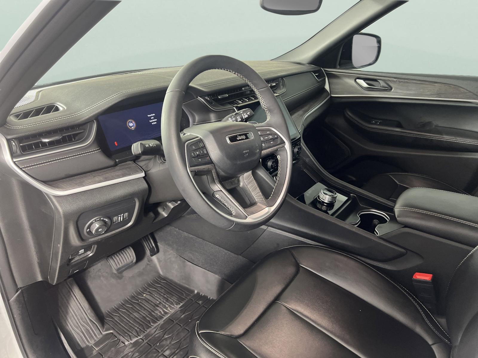 2024 Jeep Grand Cherokee L Vehicle Photo in GEORGETOWN, TX 78626-7508