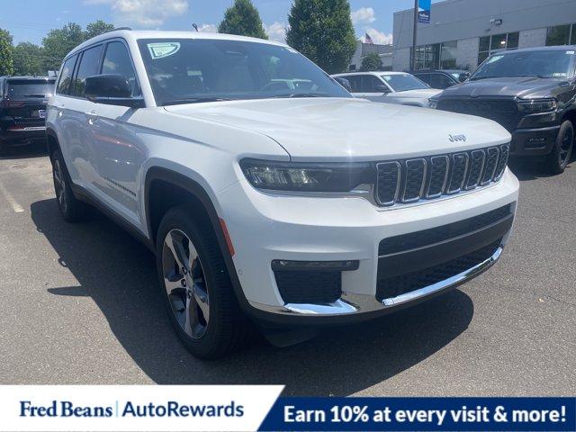 2025 Jeep Grand Cherokee L Vehicle Photo in Doylsetown, PA 18901