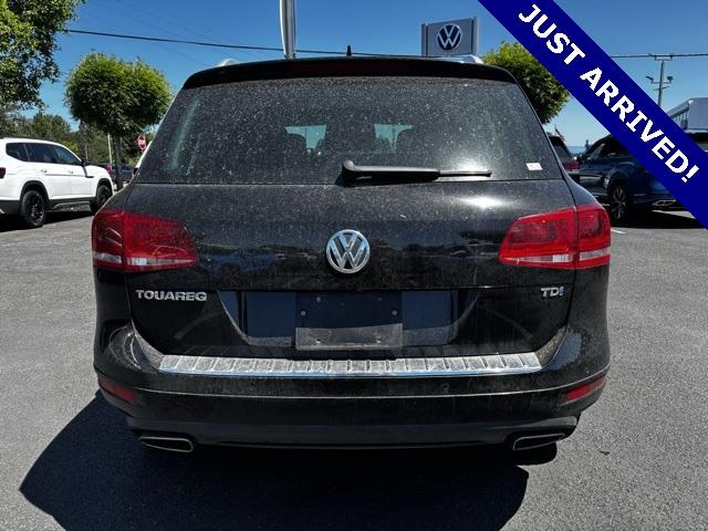 2011 Volkswagen Touareg Vehicle Photo in Puyallup, WA 98371