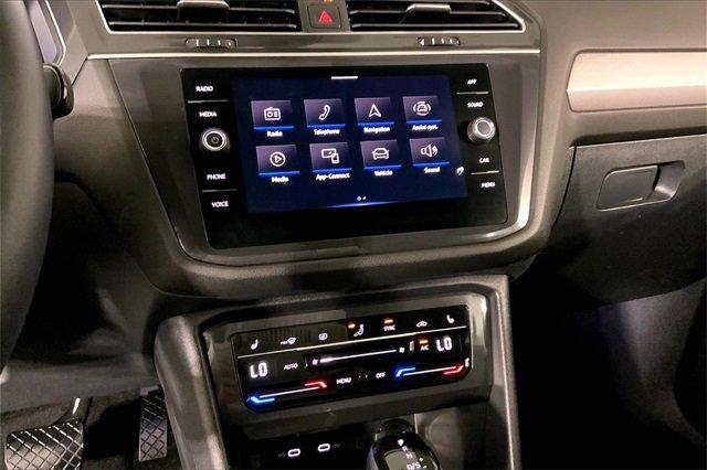2024 Volkswagen Tiguan Vehicle Photo in KANSAS CITY, MO 64114-4502