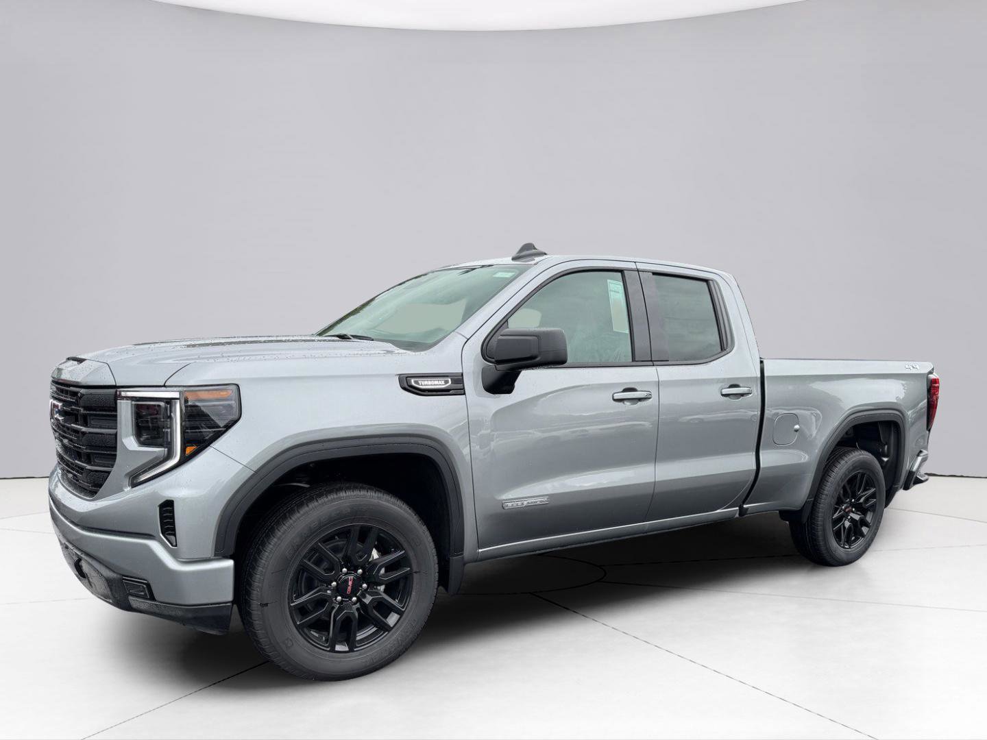 2024 GMC Sierra 1500 Vehicle Photo in LEOMINSTER, MA 01453-2952