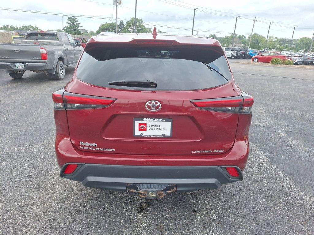 2020 Toyota Highlander Vehicle Photo in Marion, IA 52302
