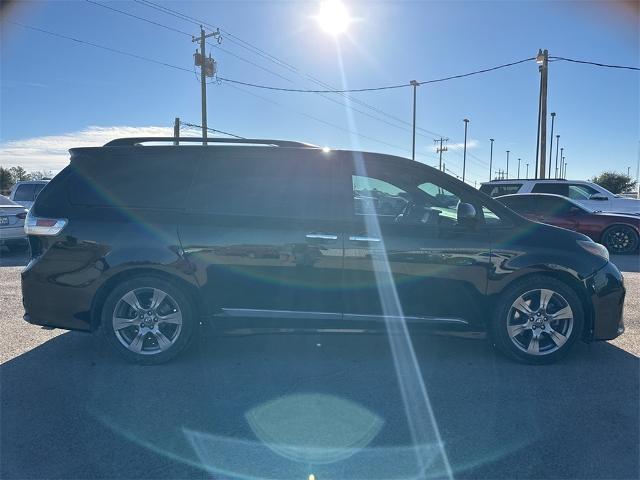 2018 Toyota Sienna Vehicle Photo in EASTLAND, TX 76448-3020