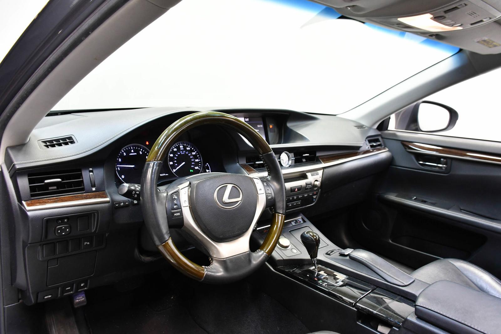 2013 Lexus ES 350 Vehicle Photo in DALLAS, TX 75235